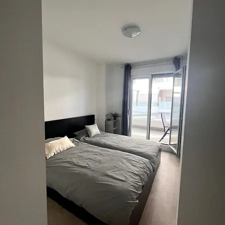 Modern In Nueva Andalucía *